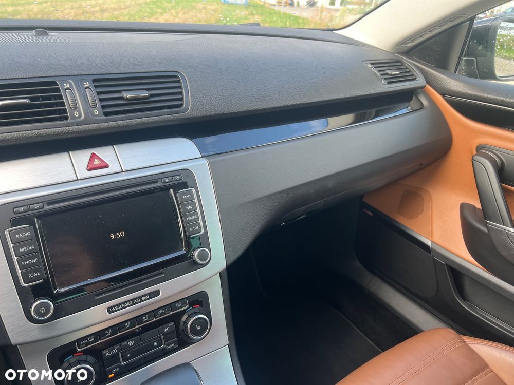 Volkswagen CC 3.6 V6 4Motion DSG - 24