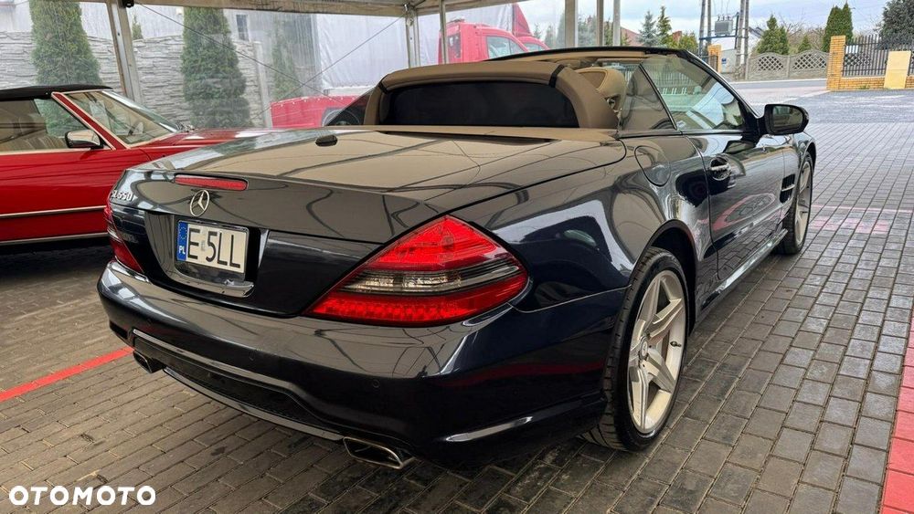 Mercedes-Benz SL - 25