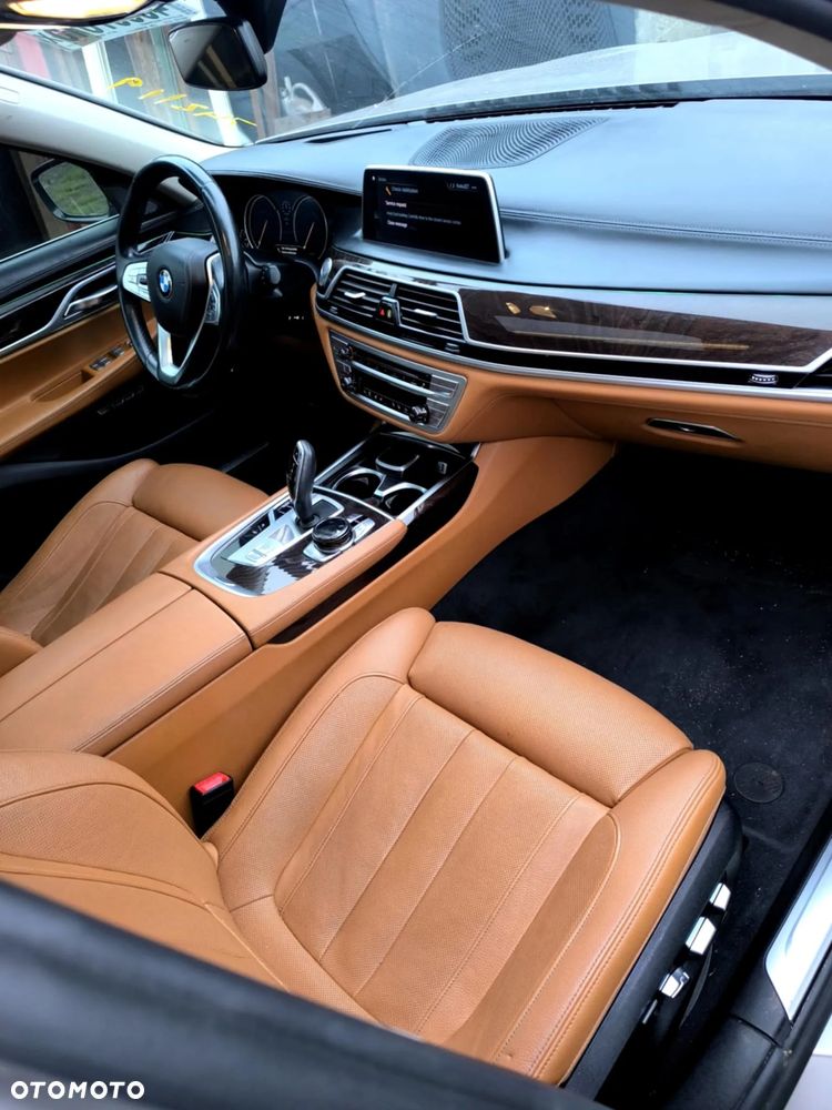 BMW Seria 7 740Li - 7