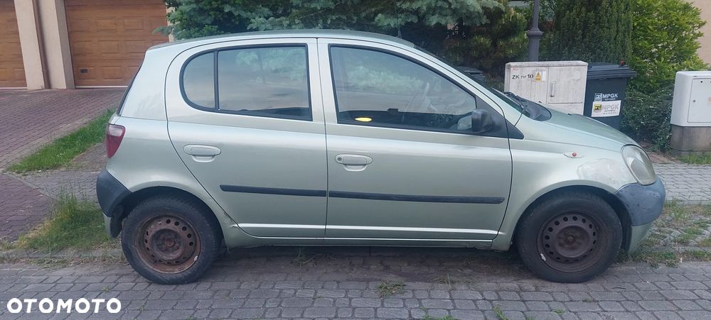 Toyota Yaris 1.0 Base - 1