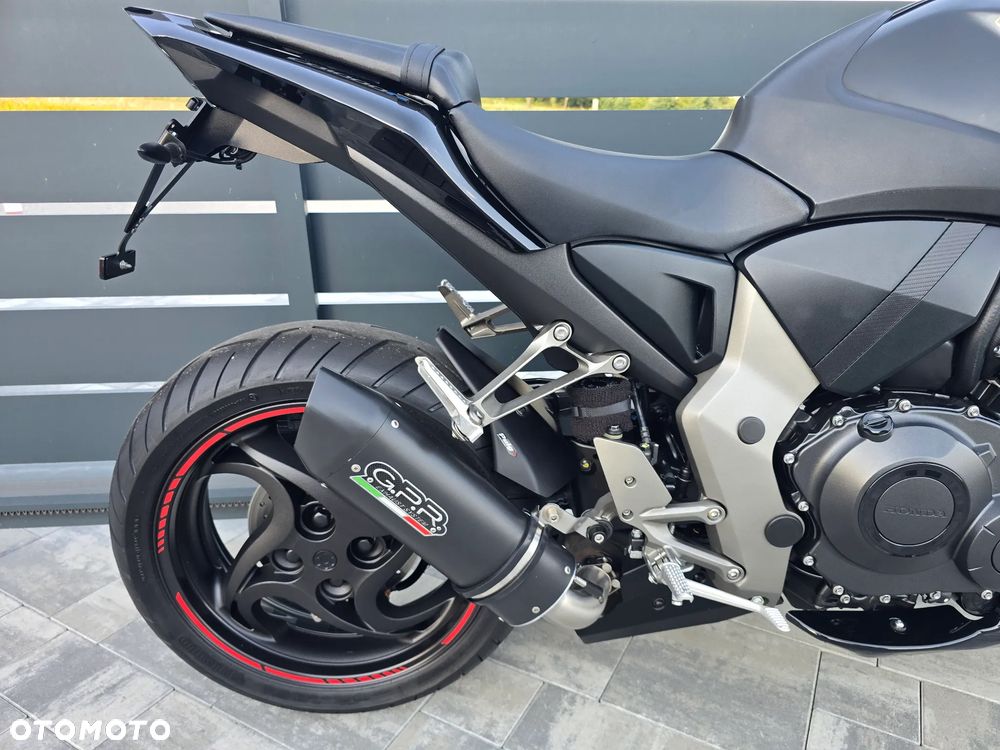 Honda CB - 12