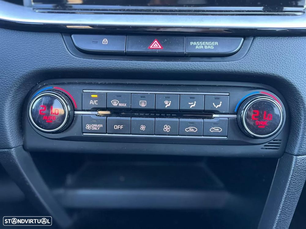 Kia XCeed 1.6 GDi PHEV Drive - 17