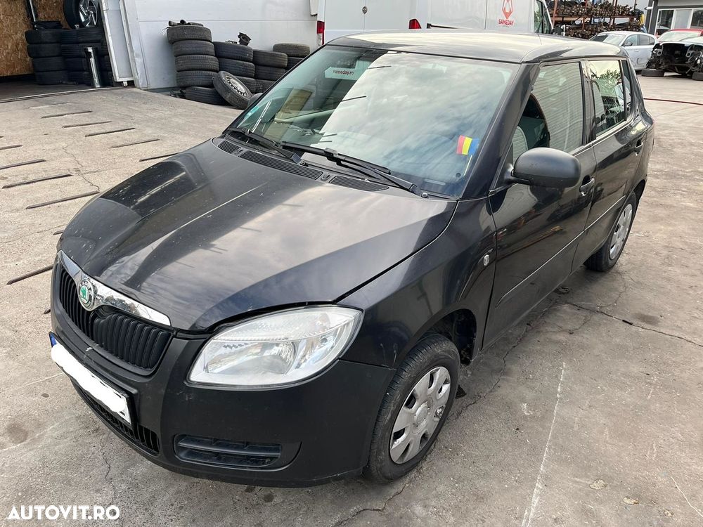 Usa Skoda Fabia 2010 Hatchback Negru - 1