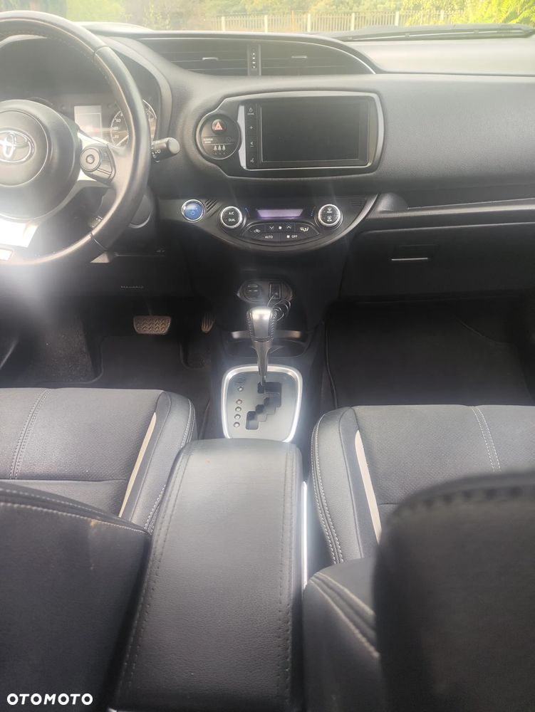 Toyota Yaris 1.5 VVT-i GR Sport - 32