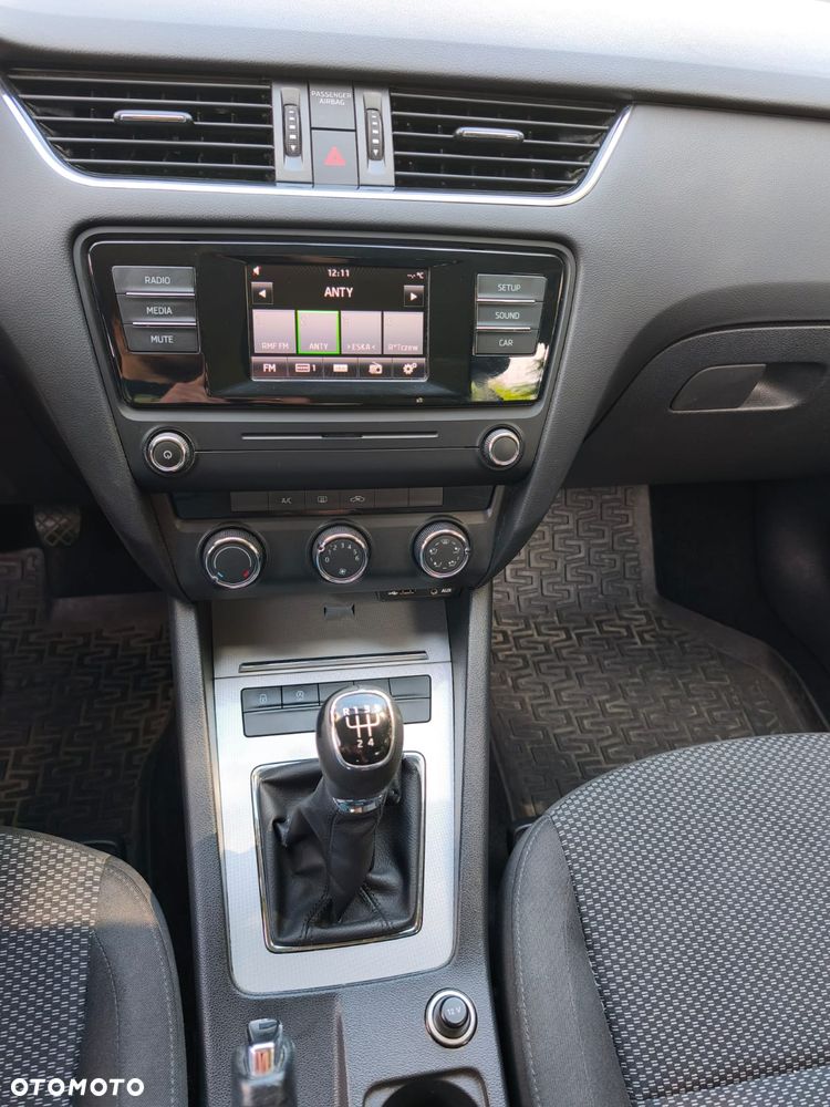 Skoda Octavia 1.6 TDI DPF Ambition - 12