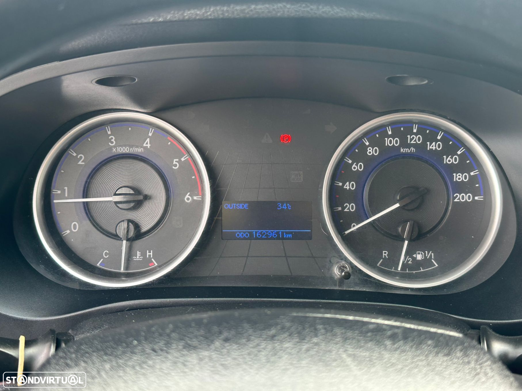 Toyota Hilux 2.4 D-4D 2WD CD - 7