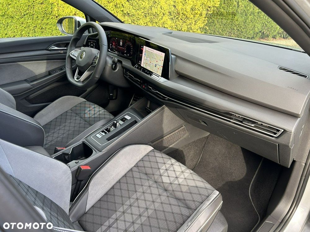Volkswagen Golf 1.5 eTSI OPF DSG R-Line - 15