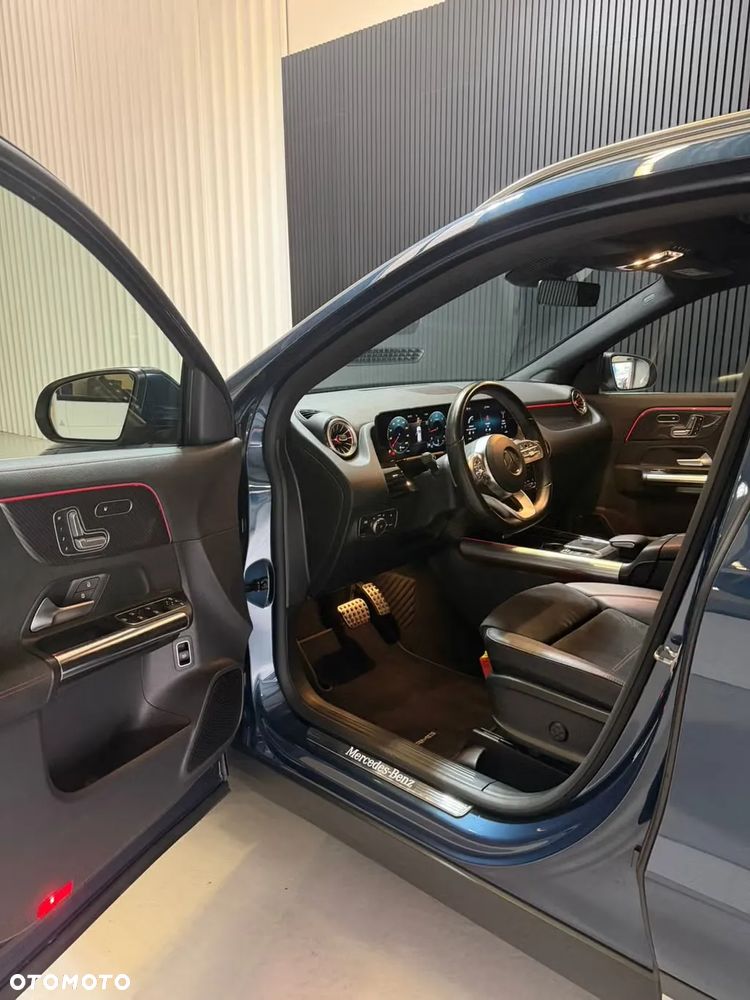 Mercedes-Benz GLA - 10