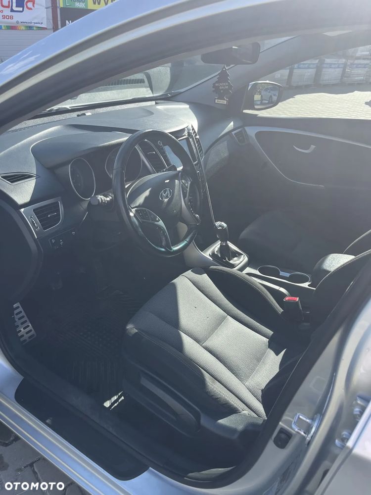 Hyundai i30 1.6 CRDI Trend - 10