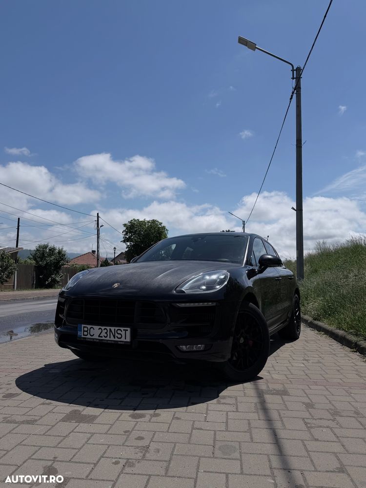 Porsche Macan S - 1