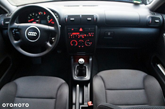 Audi A3 Sportback 1.8 Attraction - 5