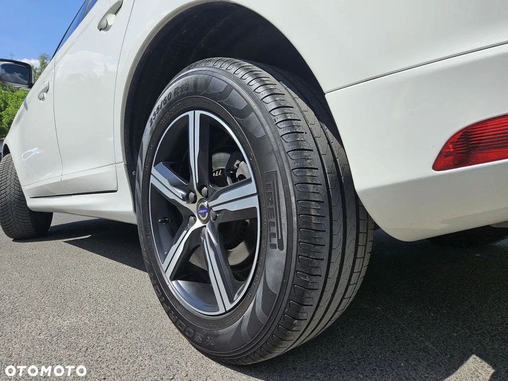 Volvo XC 60 D3 Drive-E R-Design Momentum - 19