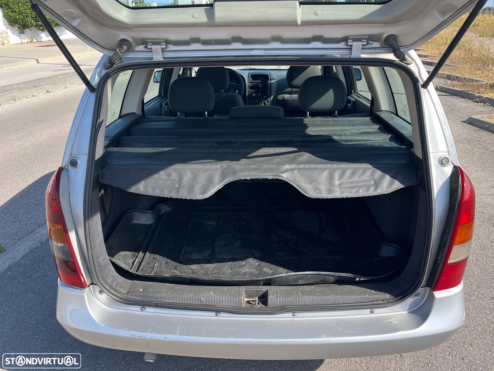 Opel Astra Caravan - 10