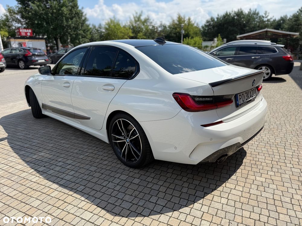 BMW Seria 3 320d xDrive M Sport - 9