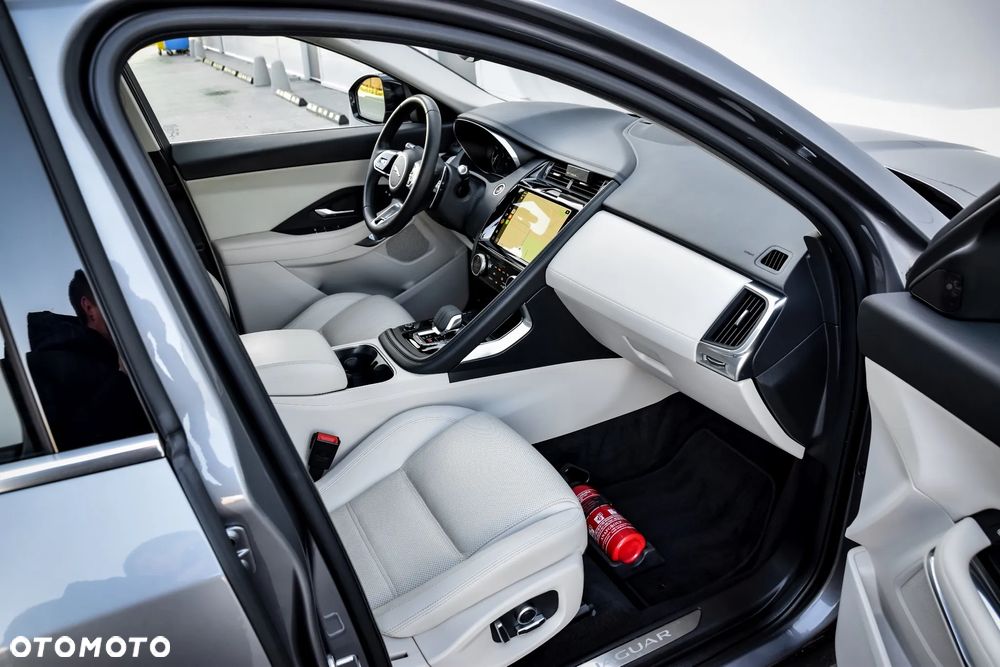 Jaguar E-Pace - 24