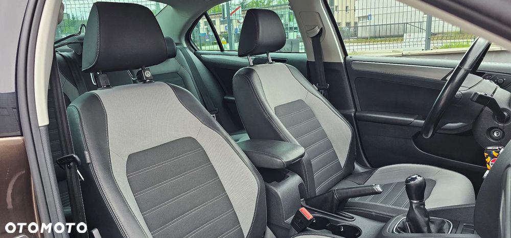 Volkswagen Jetta 1.4 TSI Highline Optimum - 23