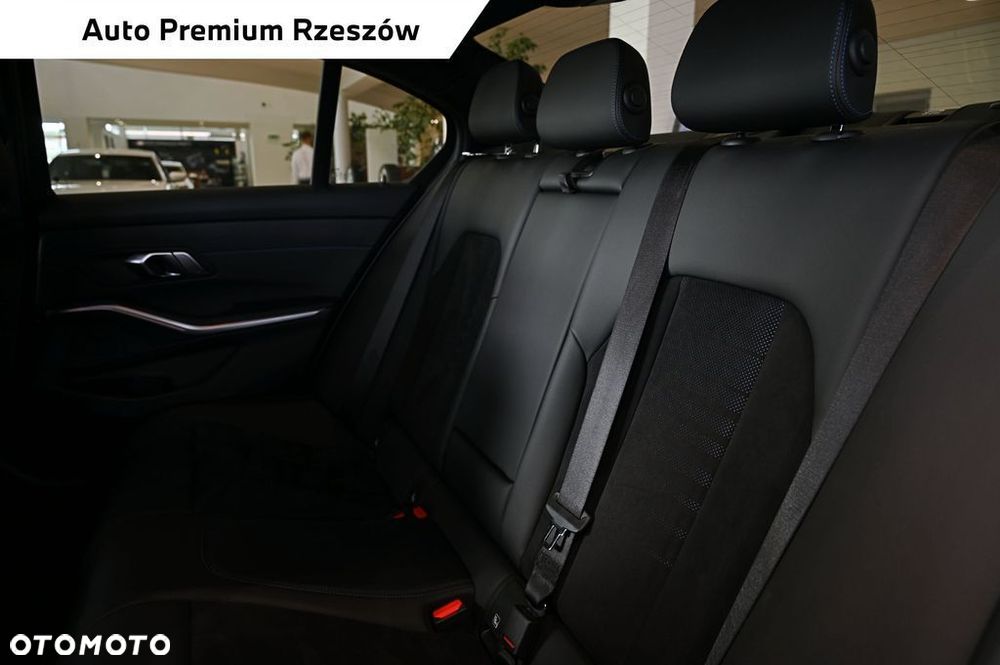 BMW Seria 3 320d xDrive mHEV M Sport - 12