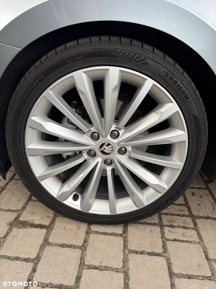 Skoda Superb 2.0 TDI SCR 4x4 L&K DSG - 23