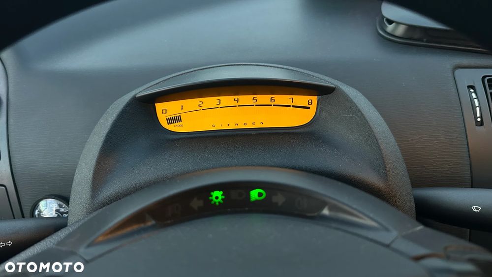 Citroën C4 1.4 16V Style - 20