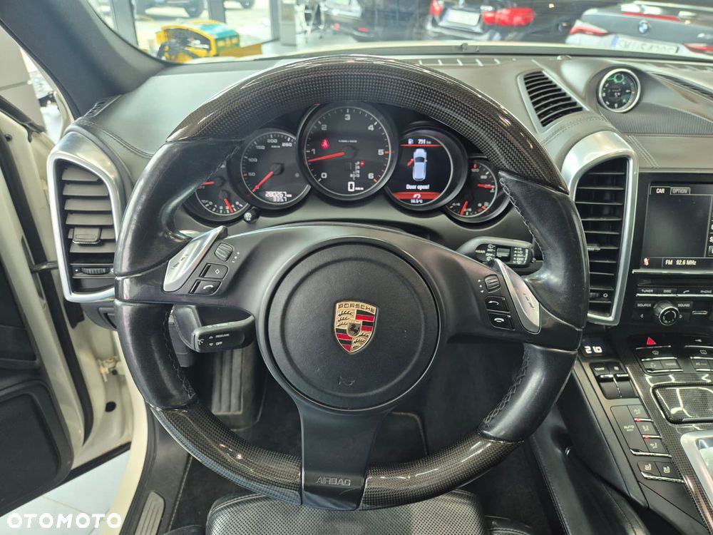 Porsche Cayenne - 23