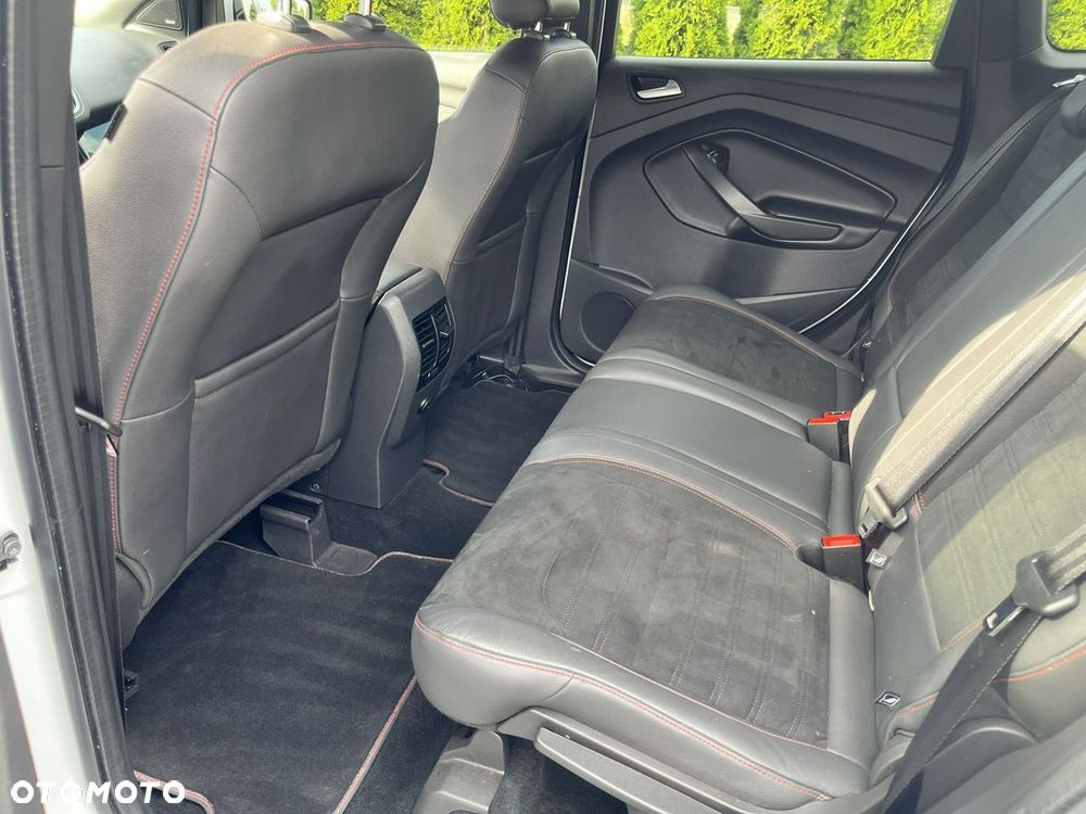 Ford Kuga 1.5 EcoBoost 2x4 ST-Line - 12