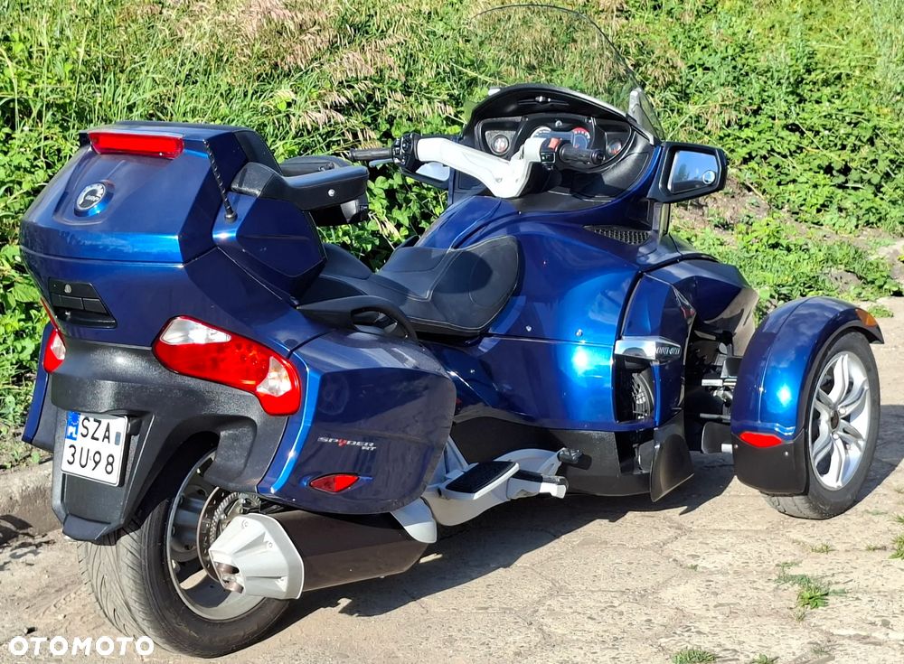 Can-Am Spyder - 6
