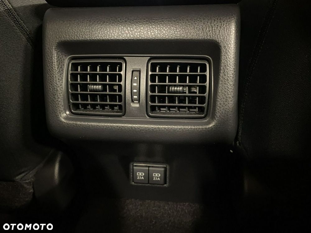 Toyota Camry - 18