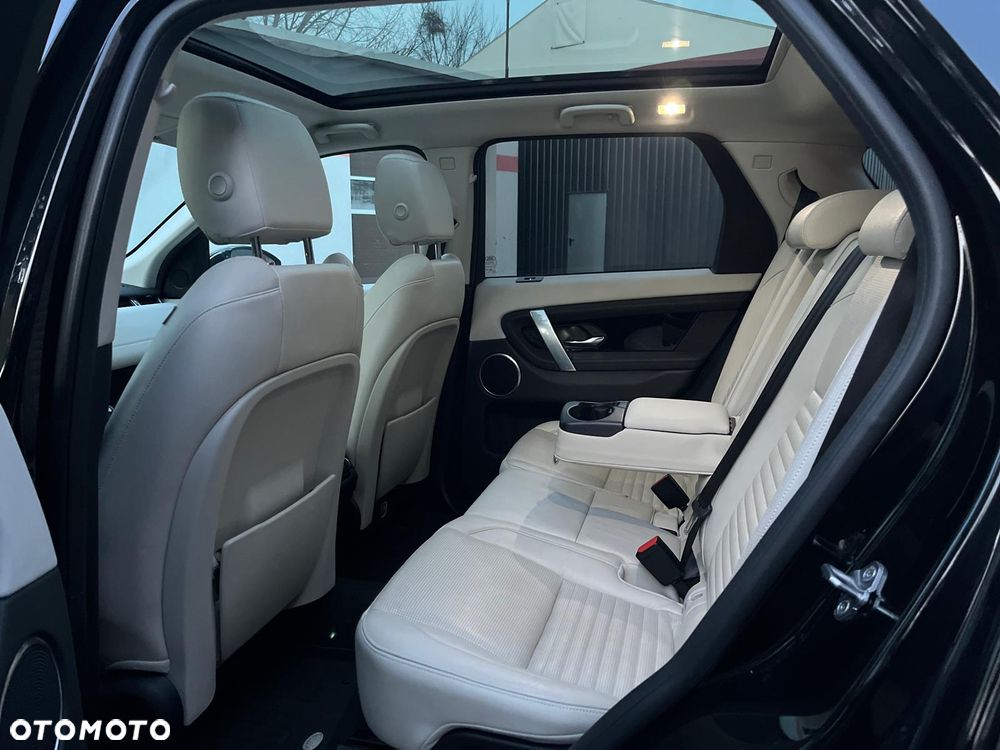 Land Rover Discovery Sport 2.0 P200 mHEV HSE - 16
