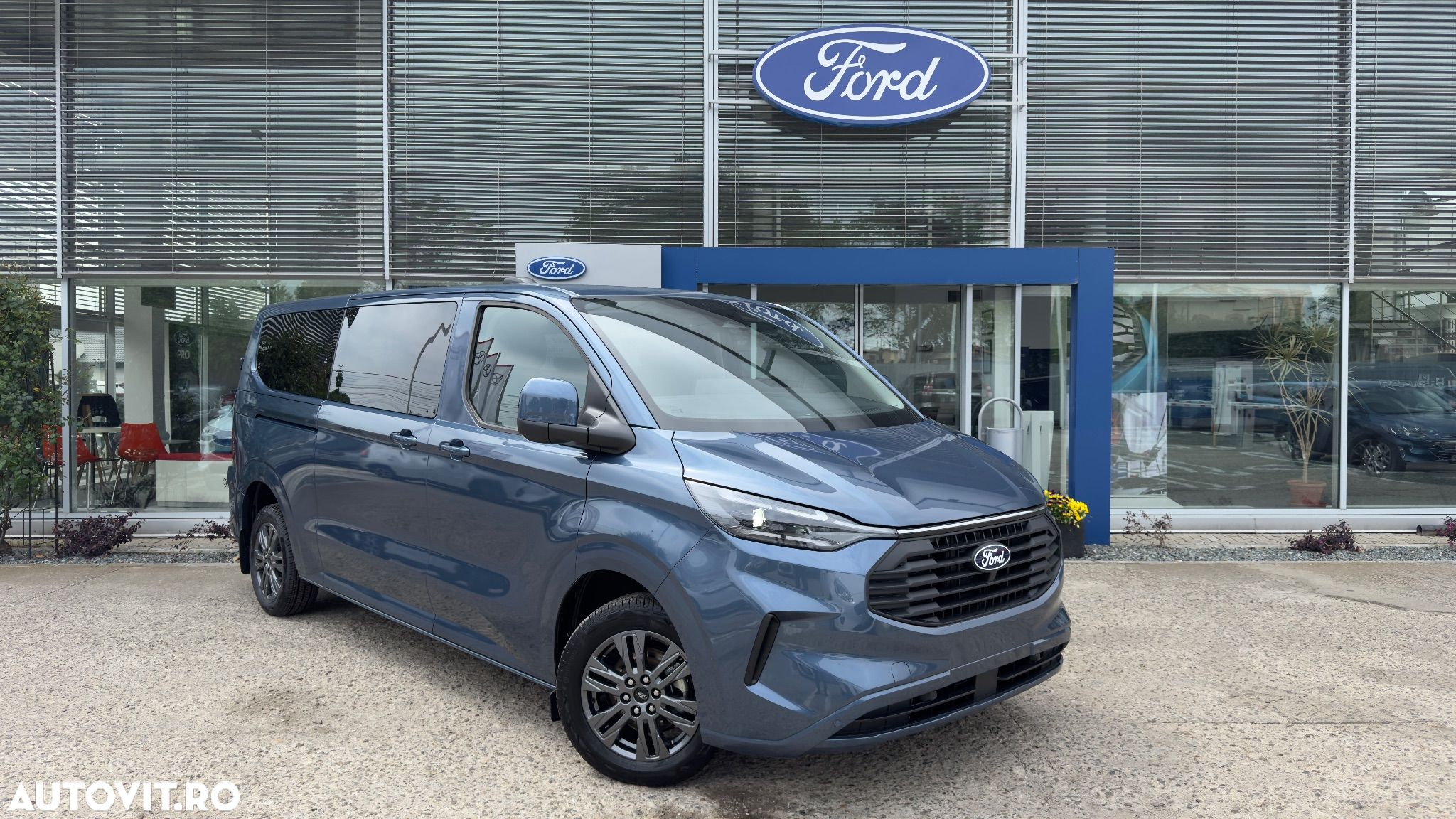 Ford Transit Custom Shuttle Bus 320 2.0 EcoBlue 170 CP L2H1 Titanium Aut. - 1