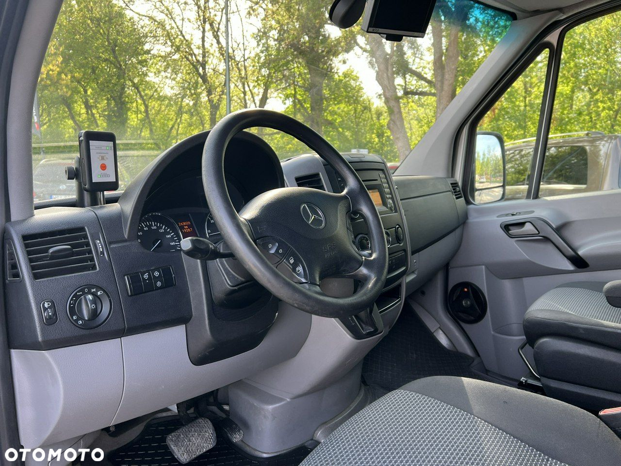 Mercedes-Benz Sprinter - 13