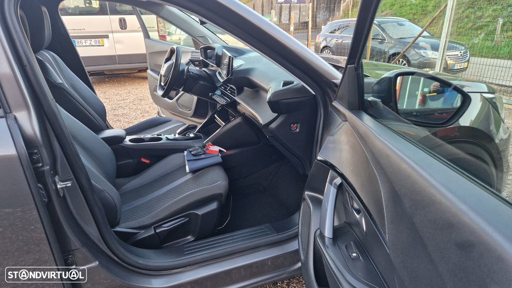 Peugeot 2008 1.5 BlueHDi Allure Pack EAT8 - 22