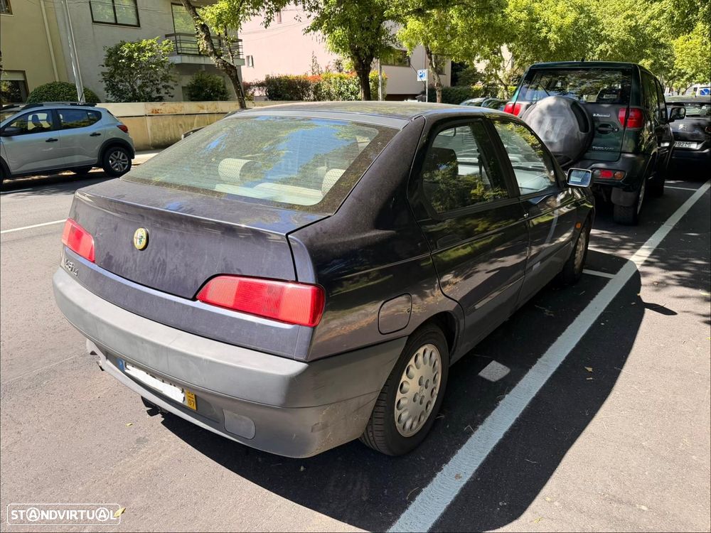 Alfa Romeo 146 1.4 Image - 3