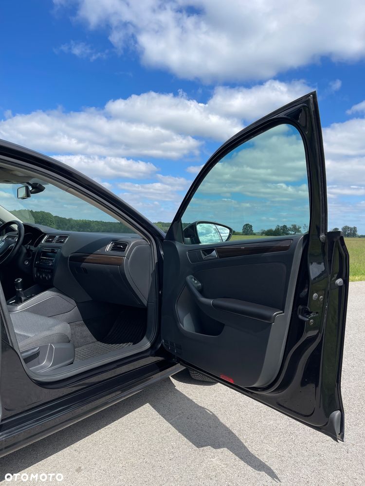 Volkswagen Jetta 1.2 TSI Comfortline - 33