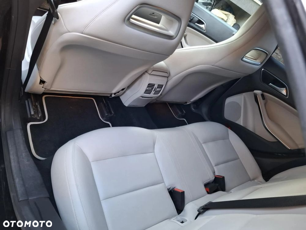 Mercedes-Benz CLA 250 4-Matic Sport - 9