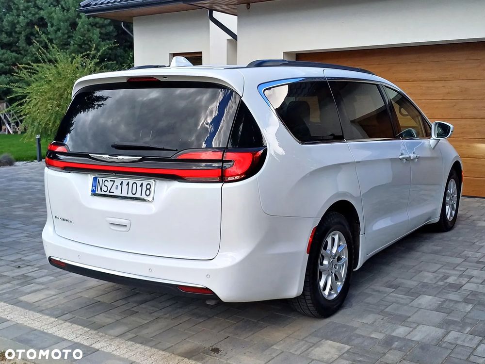 Chrysler Pacifica - 8