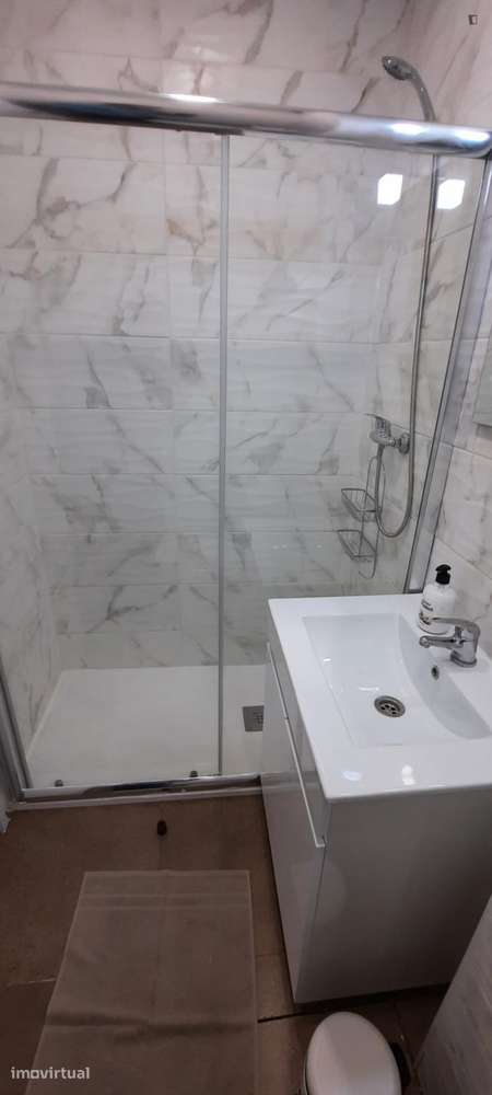 Quarto - localizado em Paranhos Porto - Grande imagem: 2/22