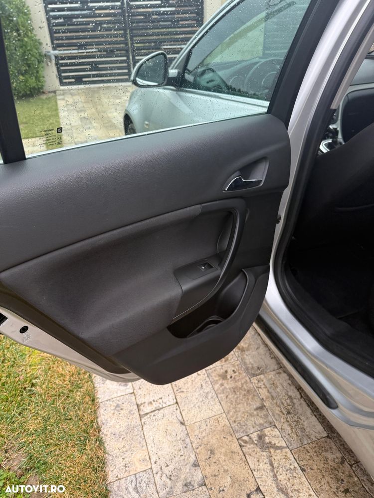 Opel Insignia 2.0 CDTI Active - 10