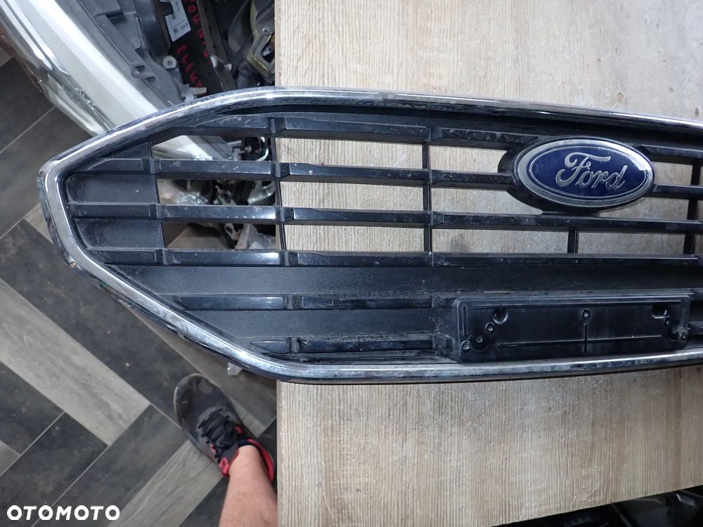 FORD FIESTA MK8 LIFT GRILL ATRAPA NX7B-8200-A - 2