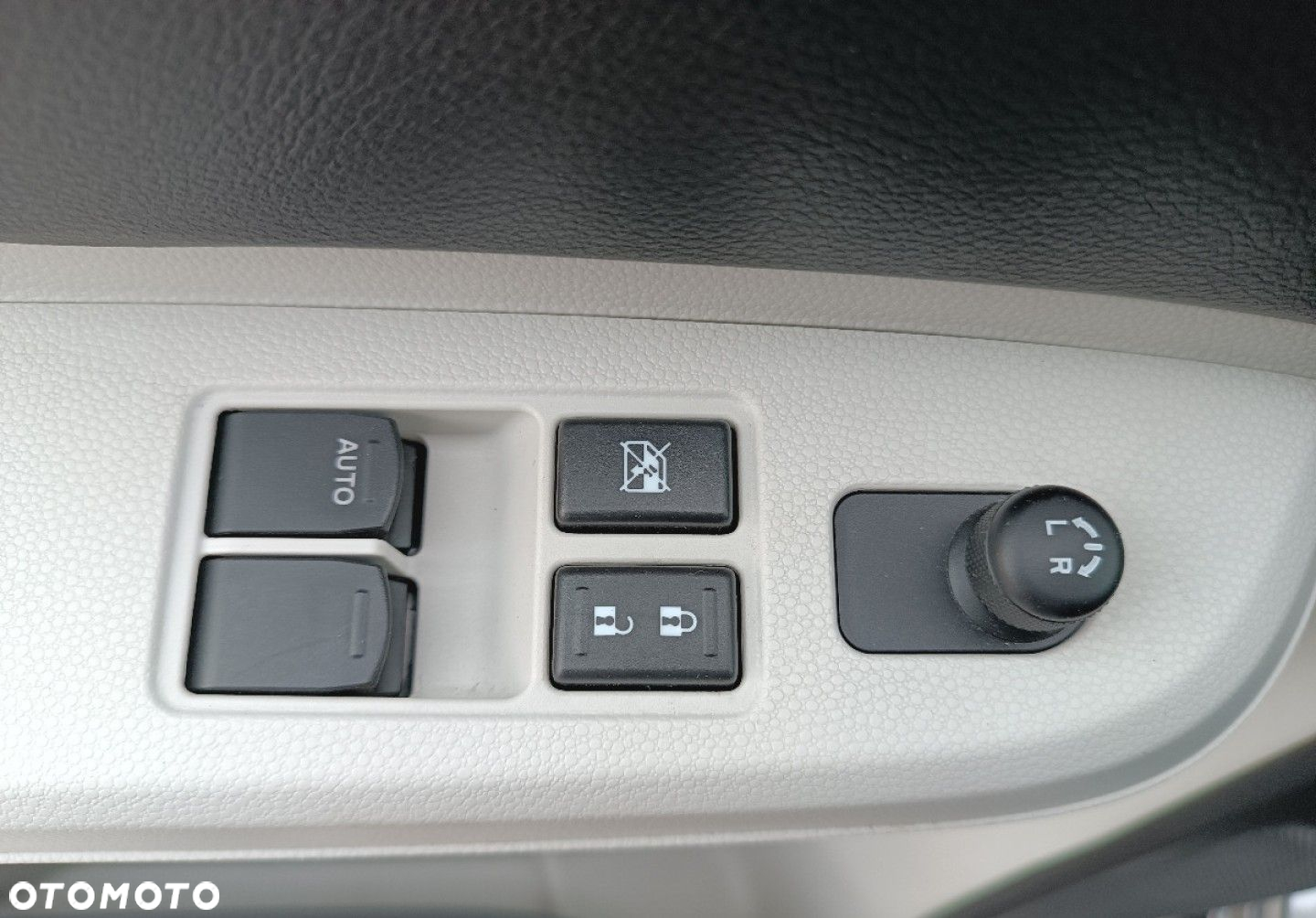 Suzuki Ignis - 21