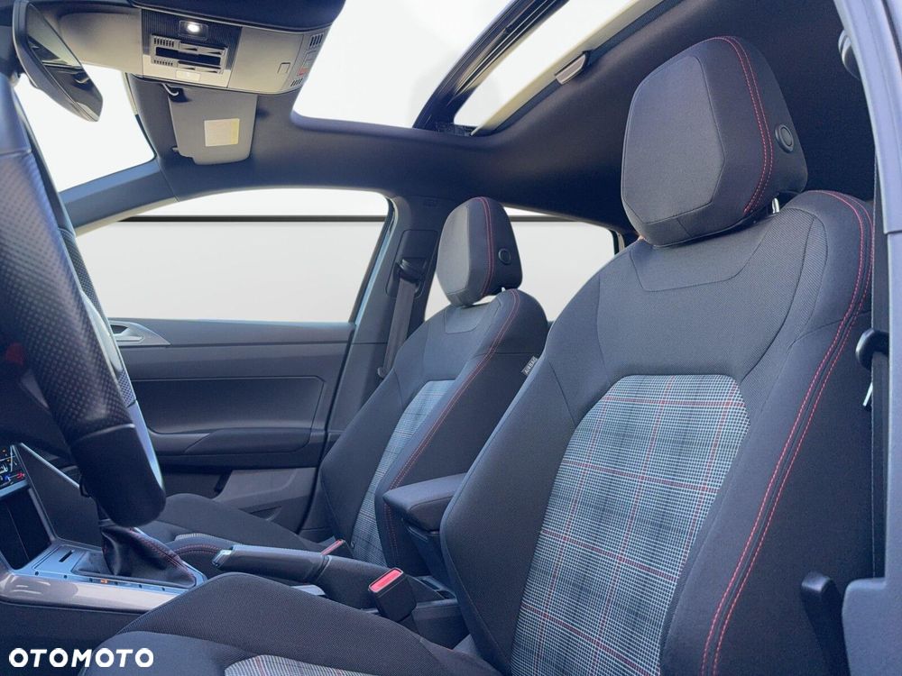 Volkswagen Polo - 11