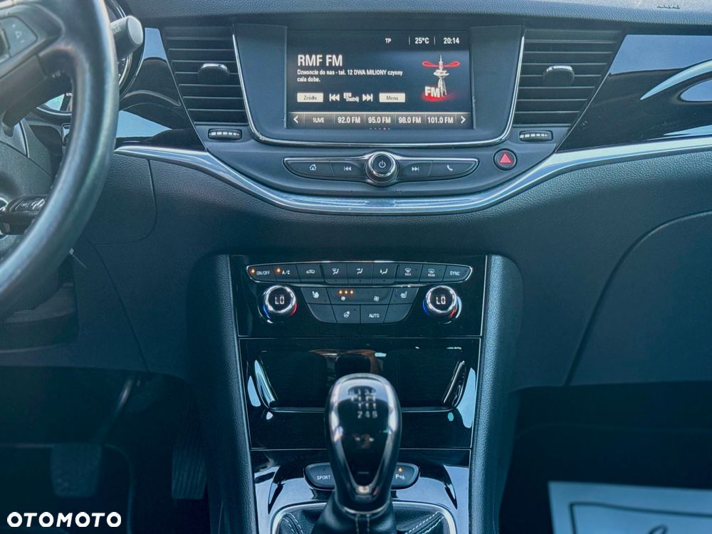 Opel Astra 1.4 T Enjoy S&S - 10