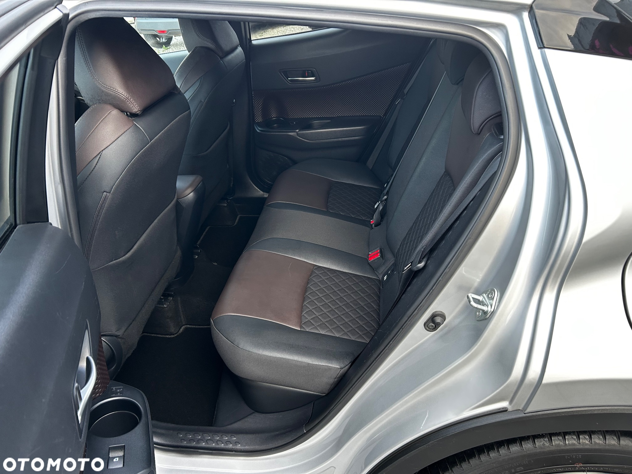 Toyota C-HR Hybrid Lounge - 14