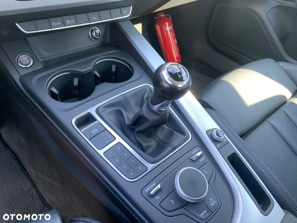 Audi A4 Limousine 2.0 TDI DPF S line Sportpaket - 19