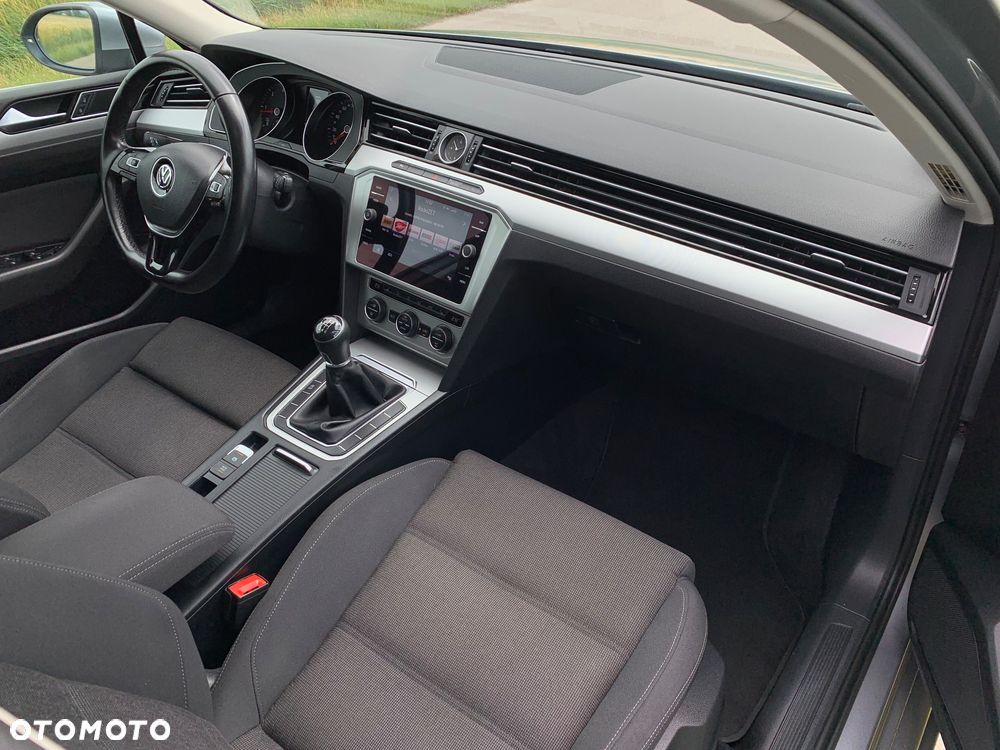 Volkswagen Passat 2.0 TDI (BlueMotion Technology) Comfortline - 11