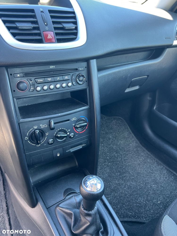 Peugeot 207 75 Filou - 12