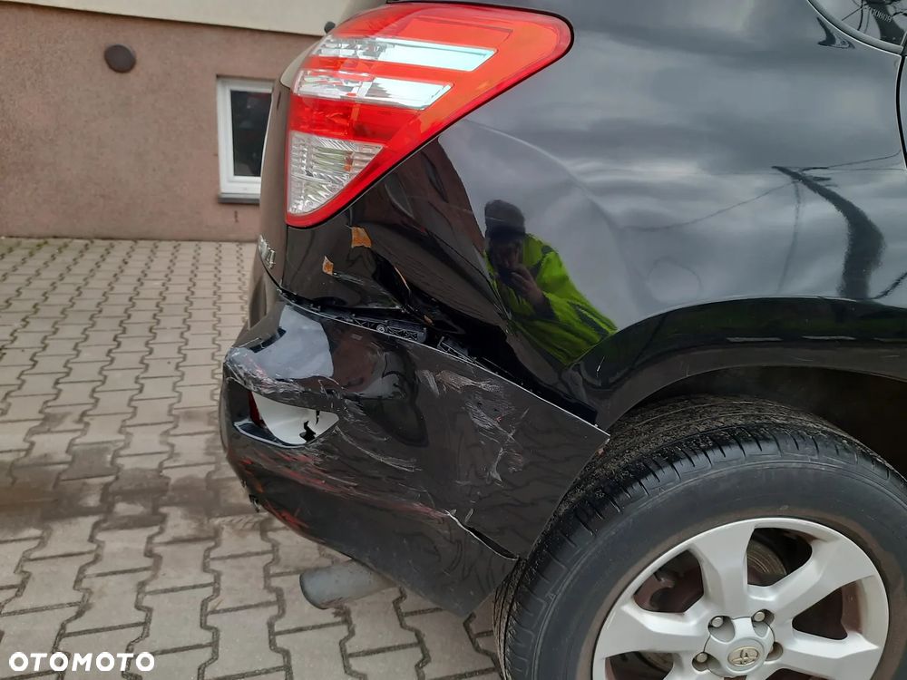 Toyota RAV4 2.2 D-4D 4x2 - 12