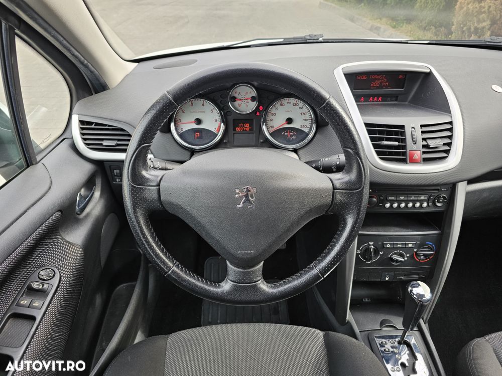 Peugeot 207 - 16