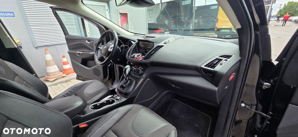 Ford Kuga 2.0 TDCi 4x4 Titanium - 39