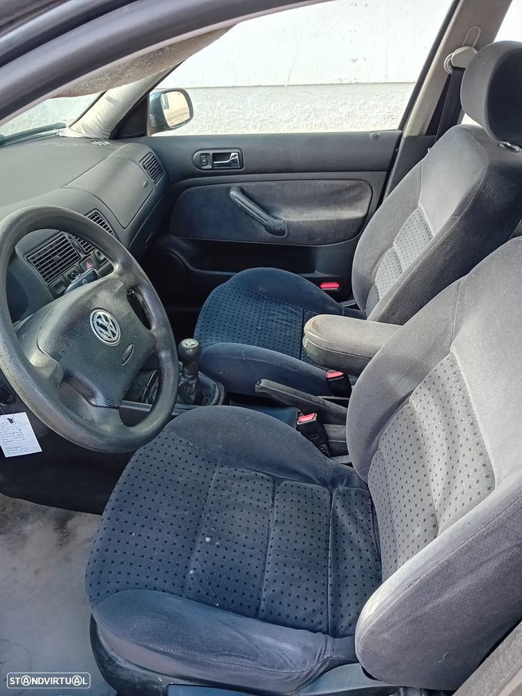 VW Golf 1.9 TDi 25 Anos - 7