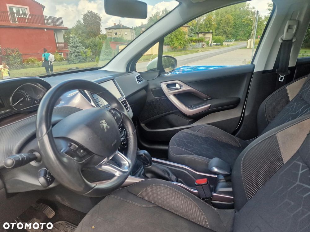 Peugeot 2008 1.2 Pure Tech Style - 3